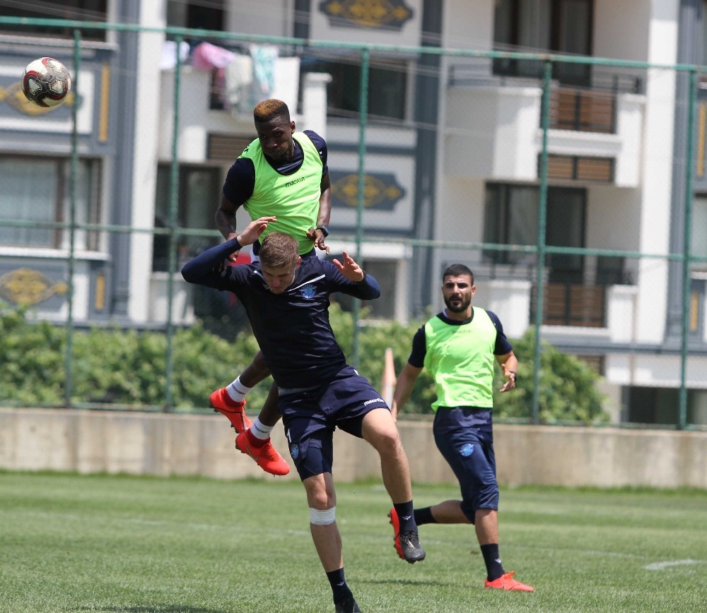 Adana Demirspor’da çalışmalar sürüyor 
