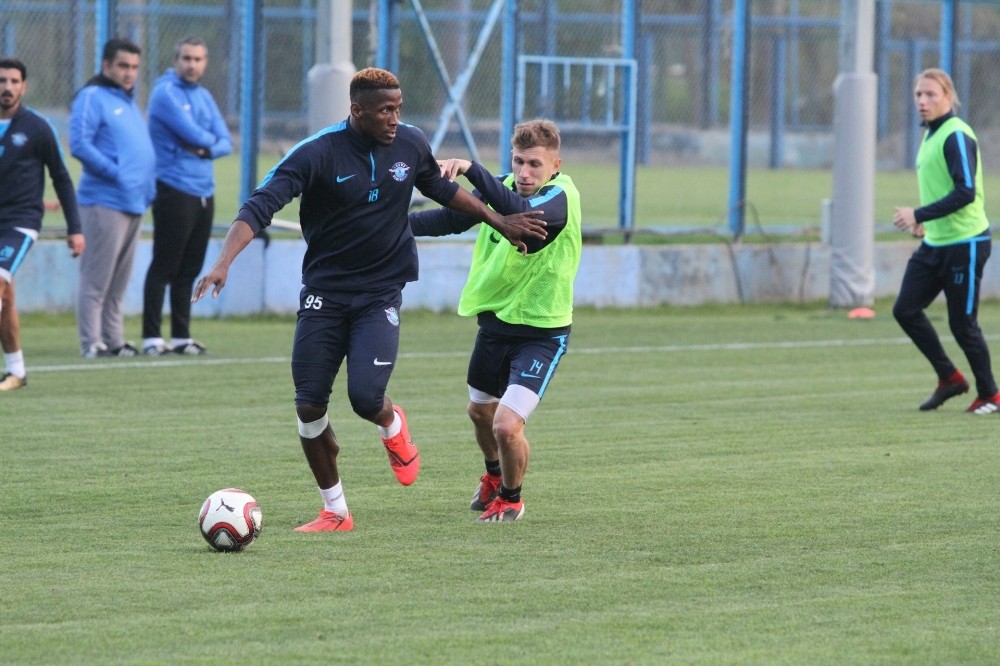 Adana Demirspor’da Joher Rassoul’un dirseği kırıldı 