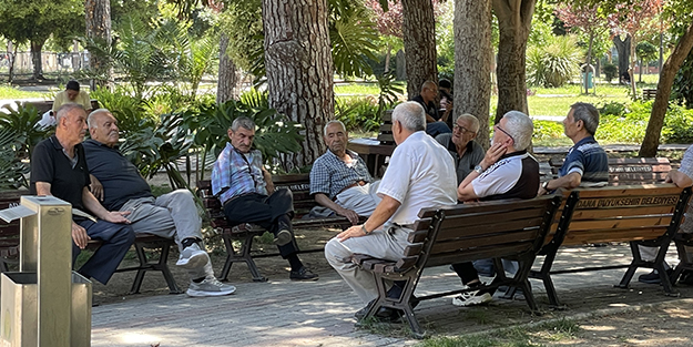 Adana kavruluyor! Termometreler 44 dereceyi gösterdi