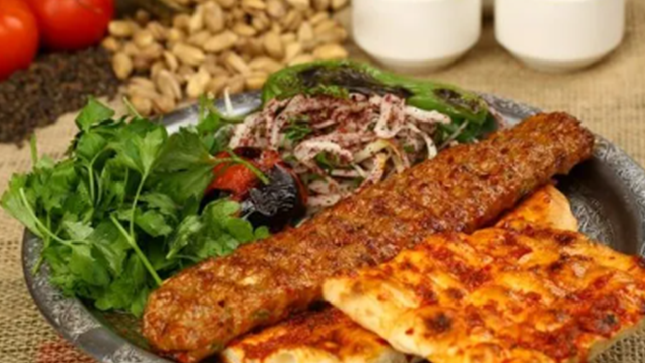 Adana kebap diye insanlara bakın ne yedirdiler! Yeni gıda sahtekarları açıklandı