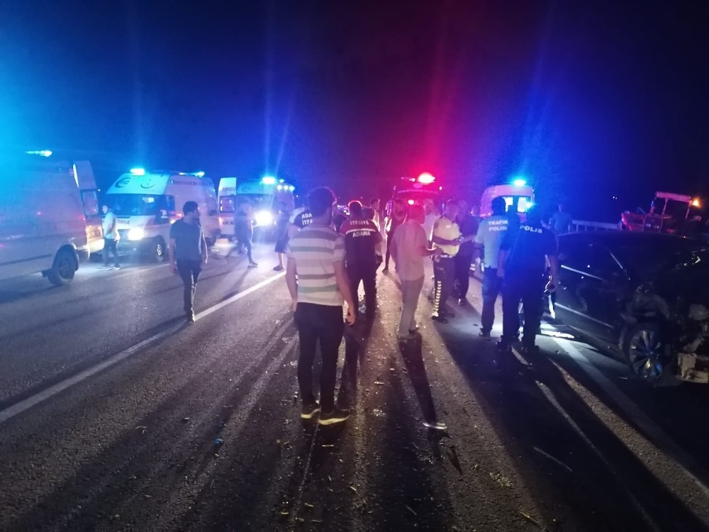 Adana Kozan karayolunda feci kaza: 1’i ağır 10 yaralı 