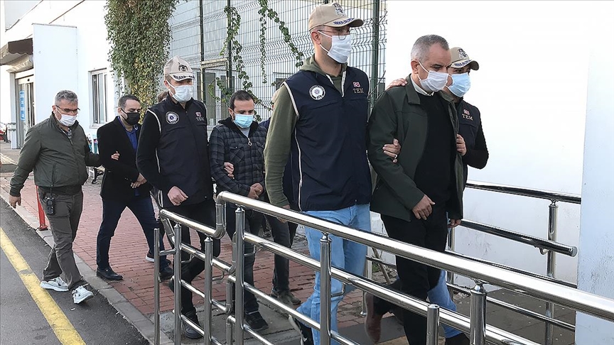 Adana merkezli iki ilde FETÖ/PDY'ye yönelik operasyonda 10 şüpheli yakalandı