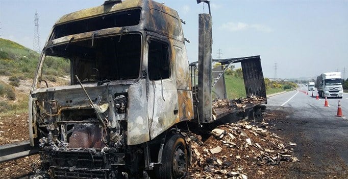 Adana'da 13,5 ton kaçak ceviz içi ele geçirildi