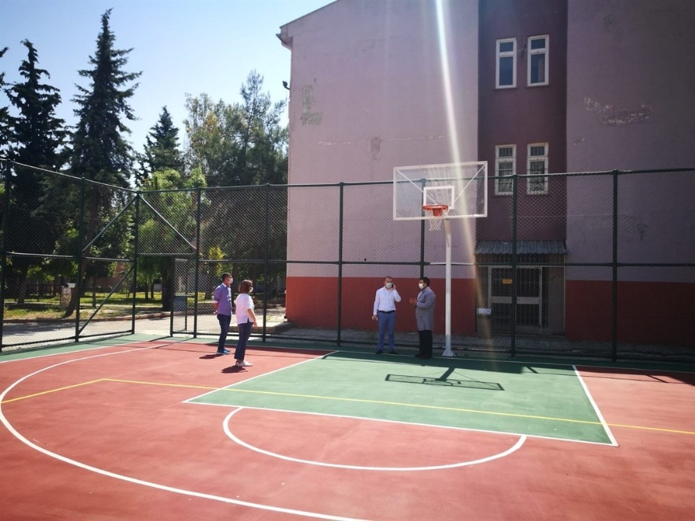 Adana’da 16 okula spor sahası yaptırıldı 