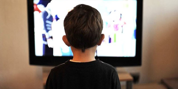Adana'da acı olay! Küçük çocuk televizyon izlerken hayatını kaybetti