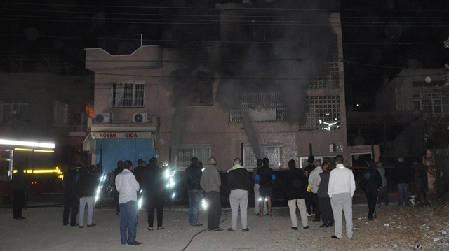 Adana'da annesine kızıp oturdukları evi yaktı