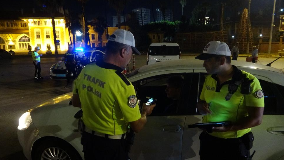 Adana'da ayyaşlara ceza yağdı