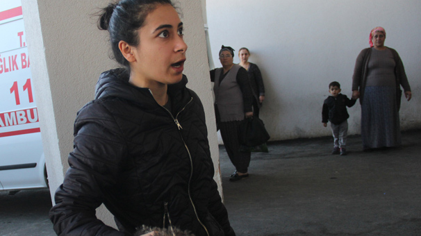Adana'da baba, hamile eşini darp etti, kızı gazetecilere saldırdı