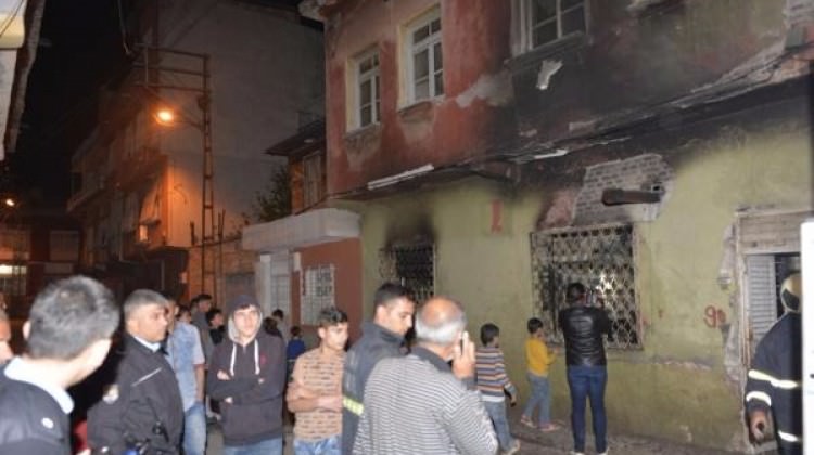 Adana'da babasına kızdı iki katlı evlerini yaktı