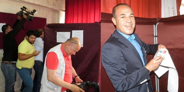 MHP'li başkandan skandal oy kullanımı!