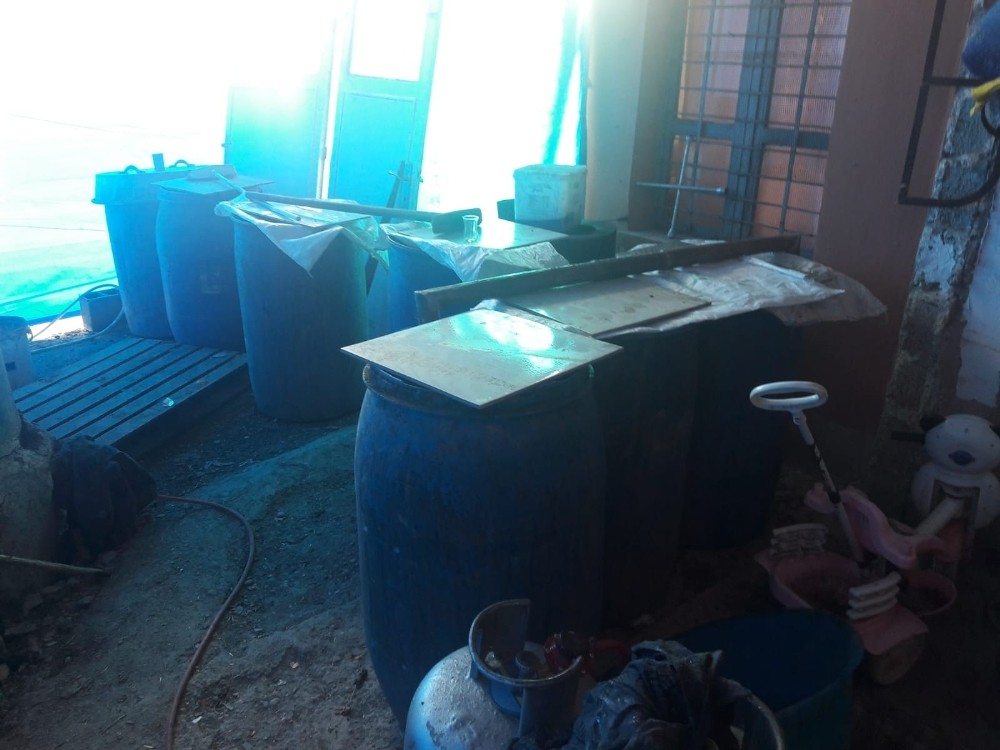 Adana’da bin 380 litre kaçak içki ele geçirildi 
