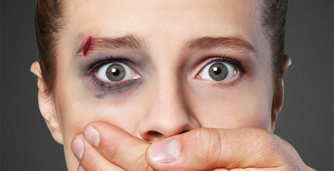 Adana'da bulaşığı makinede yıkamak isteyen eşini darbetti