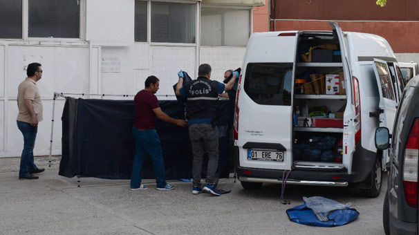 Adana'da bunalıma giren genç intihar etti