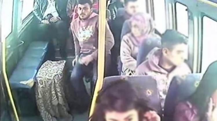 Adana'da çaldığı makineyle dolmuşa bindi!