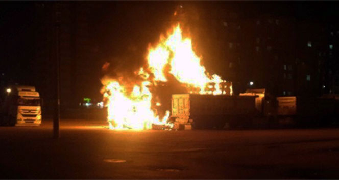 Adana’da çocukların ateşi TIR'ı patlattı!