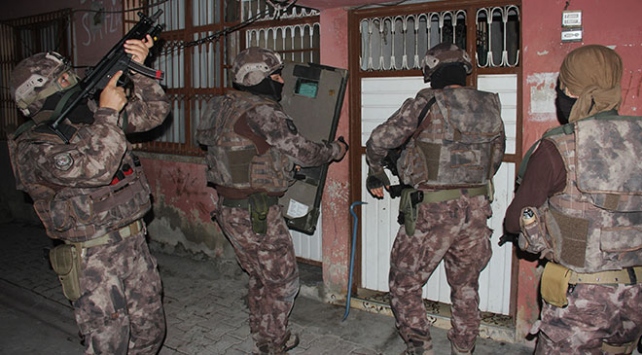 Adana'da DEAŞ operasyonu: 12 kişi gözaltında
