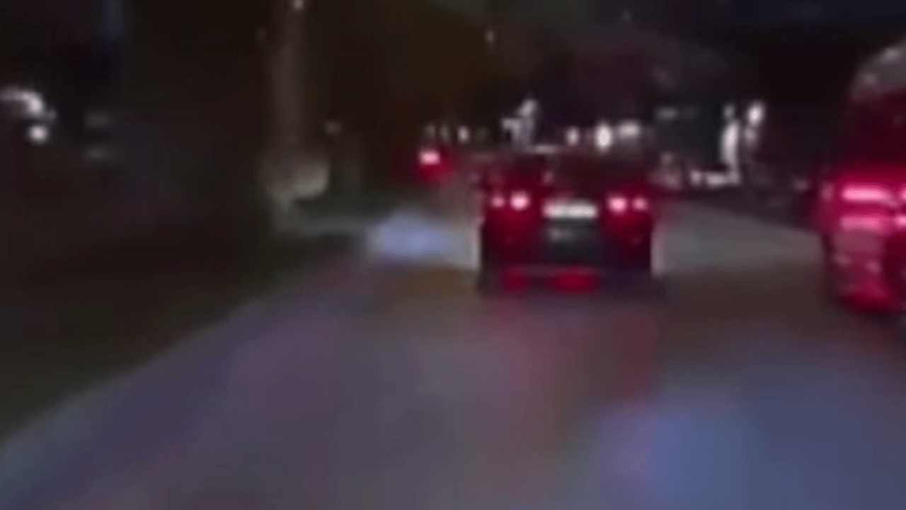 Adana'da dehşet anları: Makas atan otomobil zincirleme kazaya neden oldu!