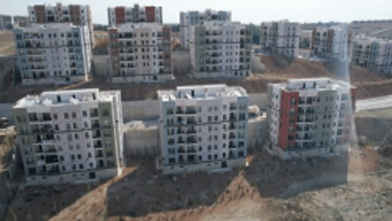 Adana'da deprem mağdurları konutlarına yerleşmeye başladı!