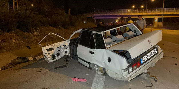Adana'da devrilen otomobildeki 1 kişi öldü