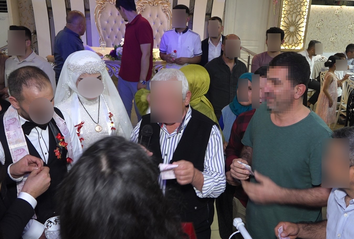 Adana’da düğün skandalı! Pastayı yedi, takıları çaldı