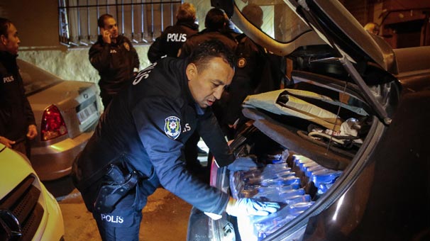 Adana'da dur ihtiyarına uymadı! Hepsi bagajından çıktı