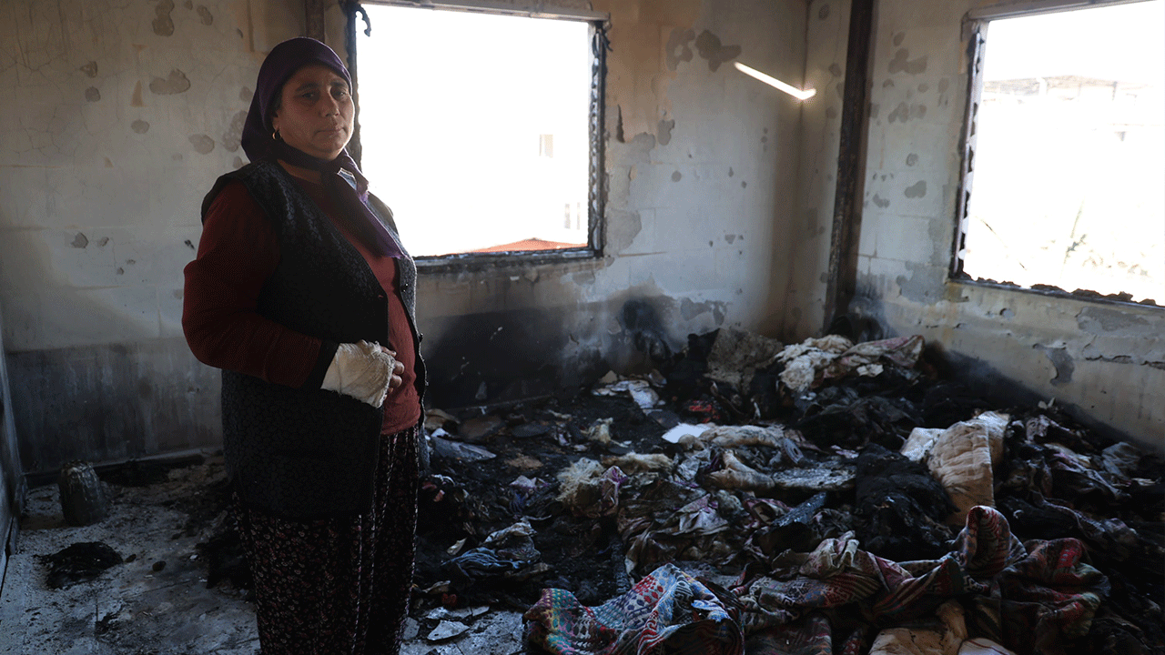 Adana'da ev yangınına müdahale eden kadının kolu kırıldı!