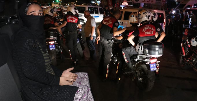 Adana'da film gibi kovalamaca! Hırsızlar böyle yakalandı