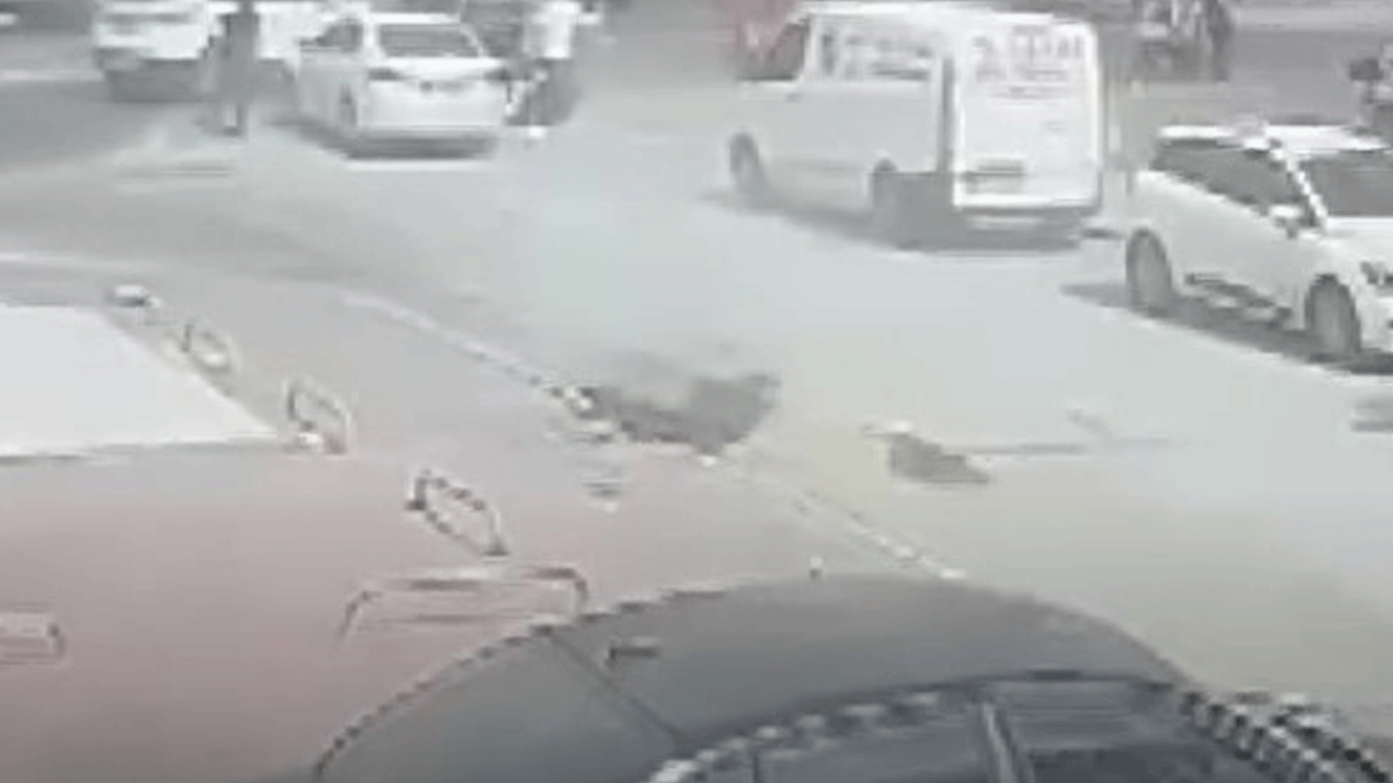 Adana'da film gibi operasyon! Polis aracına çarpınca yakayı ele verdi!