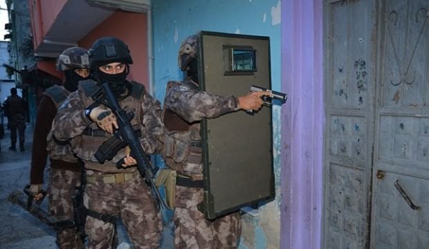 Adana'da fuhuş operasyonu: 8 kişi gözaltında