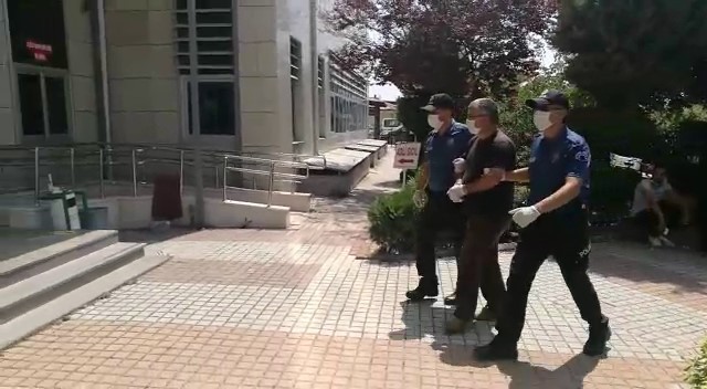 Adana’da genç çiftin öldüğü kazaya karışan tır sürücüsü, adliyeye sevk edildi 