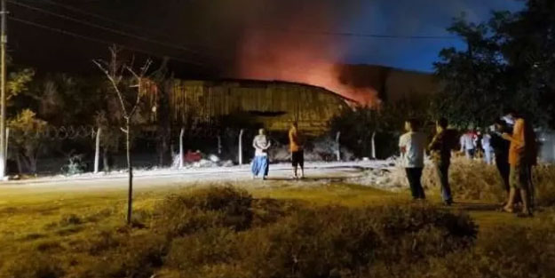 Adana'da geri dönüşüm fabrikasında yangın
