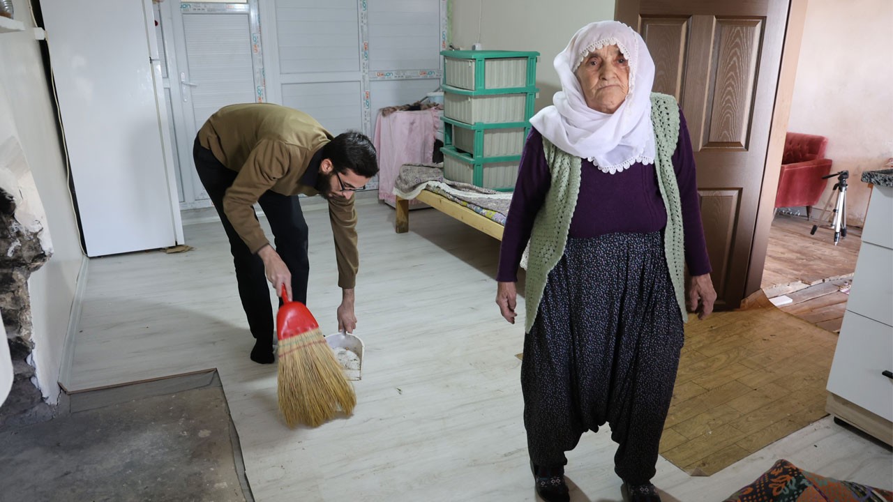 Adana'da gönüllere dokunan imam