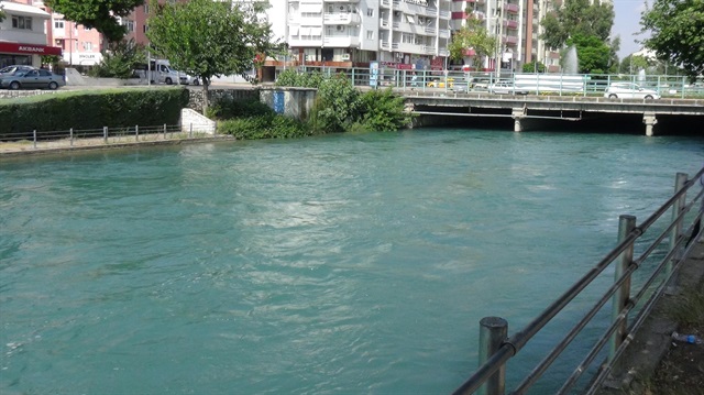 Adana'da hayata iple tutundu