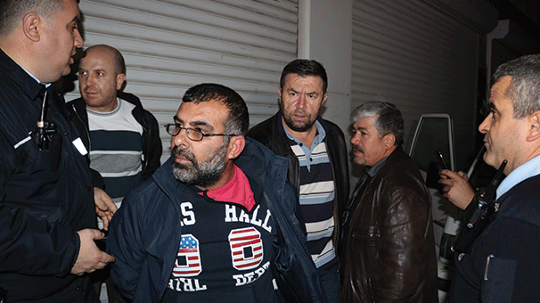 Adana’da hırsızlar suçüstü polislere yakalandı