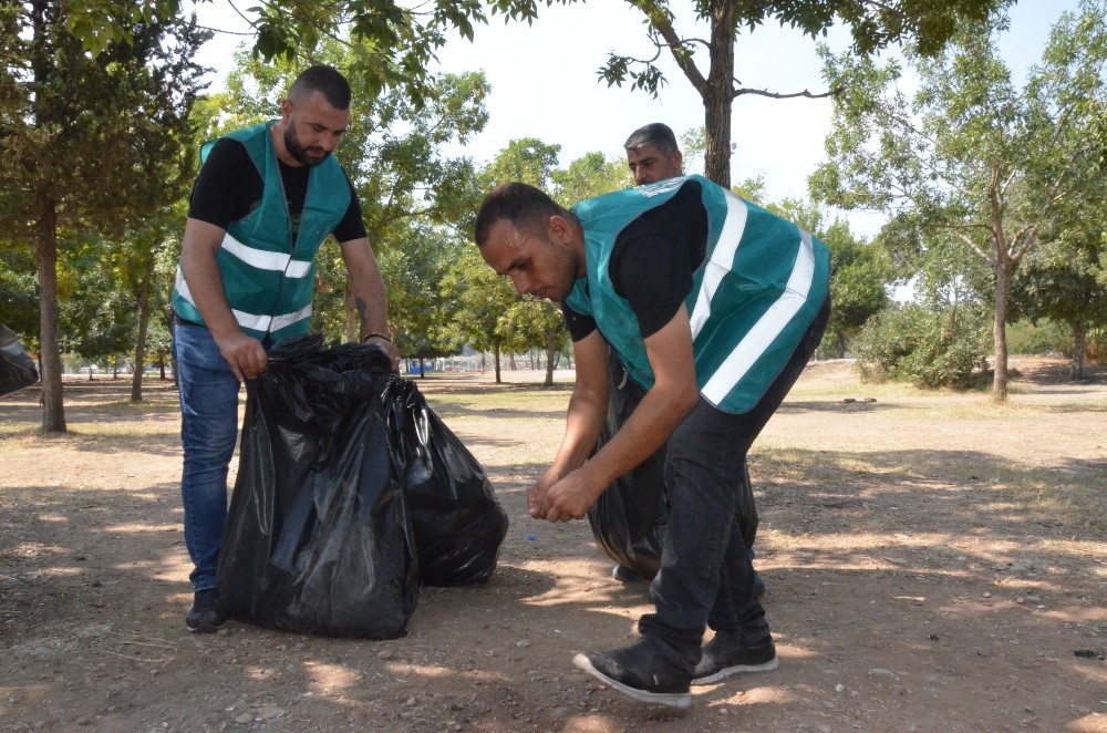 Adana’da hükümlüler 45 ton atık topladı 