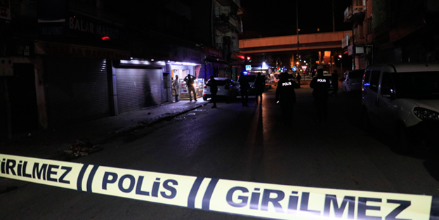 İş yerine molotof atarken bekçiler kıskıvrak yakaladı