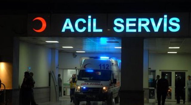 Adana'da işçi servisi duvara çarptı, 3 ölü