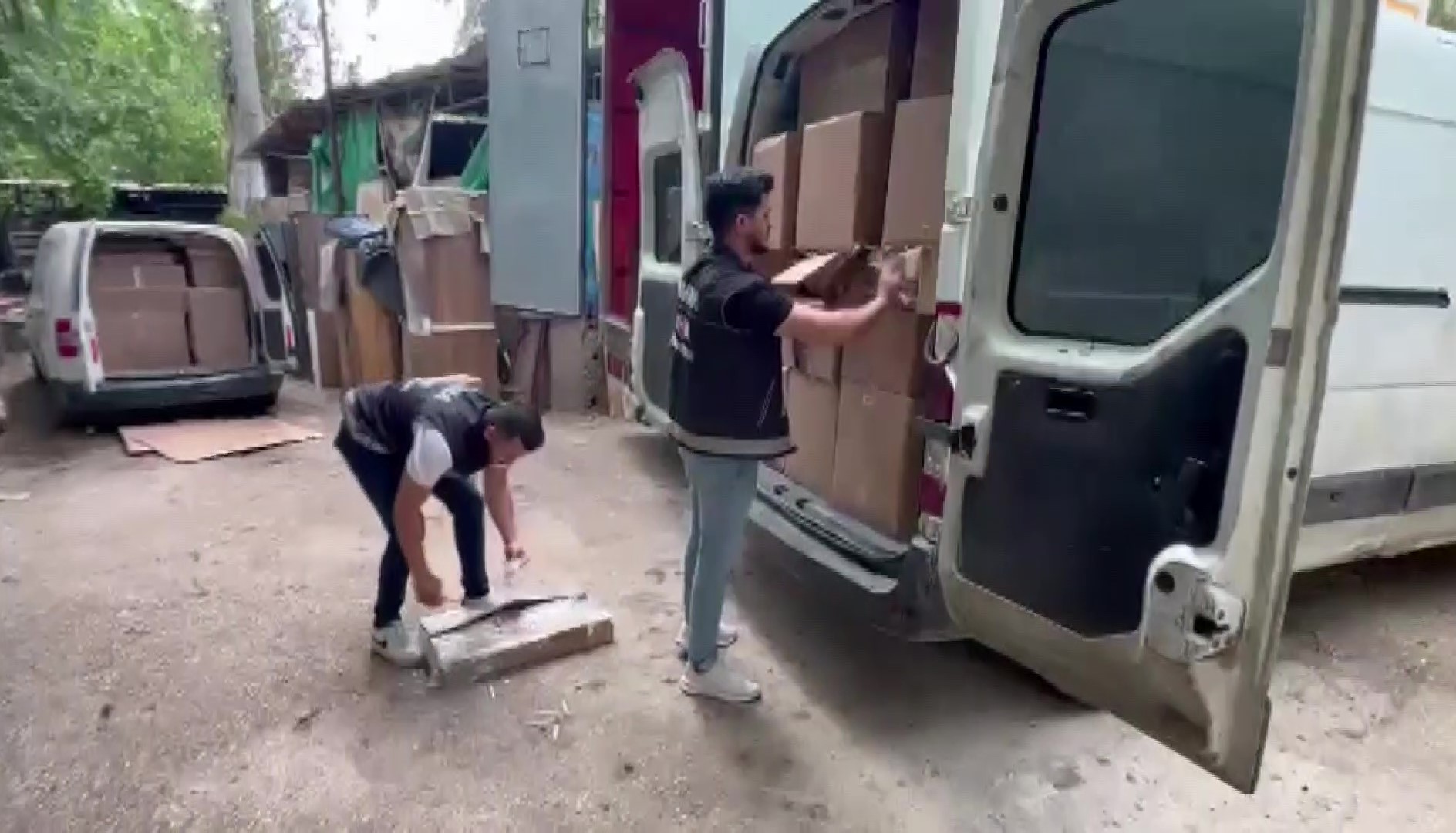 Adana’da Kaçak Makaron Operasyonu! 39 Milyonluk Vurgun Ortaya Çıktı