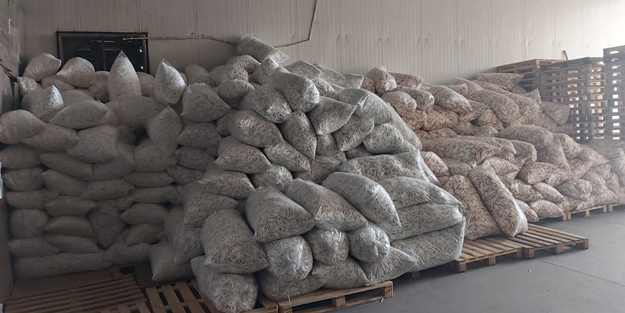 Adana’da kaçak üretim yapılan fabrikada 6 milyon 442 bin makaron ele geçirildi