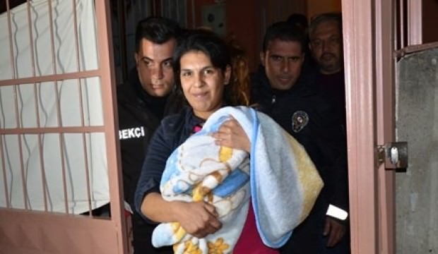 Adana'da kocasına kızdı, bebeğini döverek öldürdü!