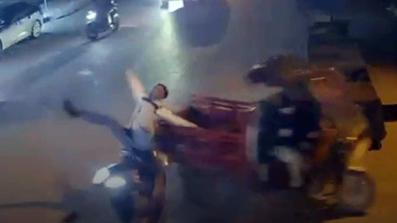 Adana'da korkunç kaza: Sürücü böyle uçtu!