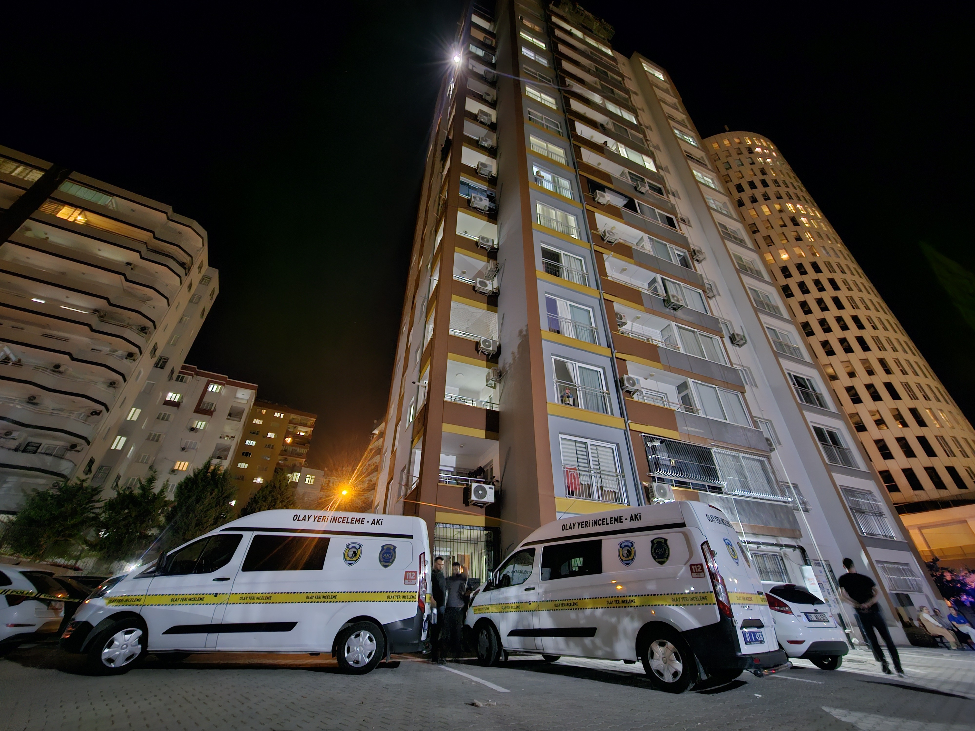 Adana’da korkunç olay! Kız arkadaşını öldürüp, 12'inci kattan atlayarak intihar etti