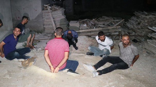 Adana’da kurşunlanan iş yerini incelemeye giden polisin üzerine kurşun yağdırdılar