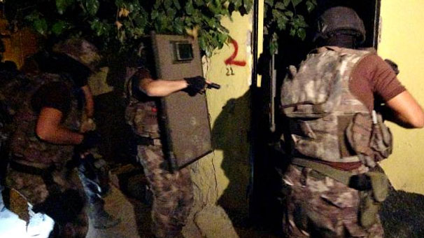 Adana'da merkezli 3 ilde uyuşturucu operasyonu: 18 kişi gözaltında