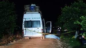 Adana'da minibüsün altında kalan kişi öldü