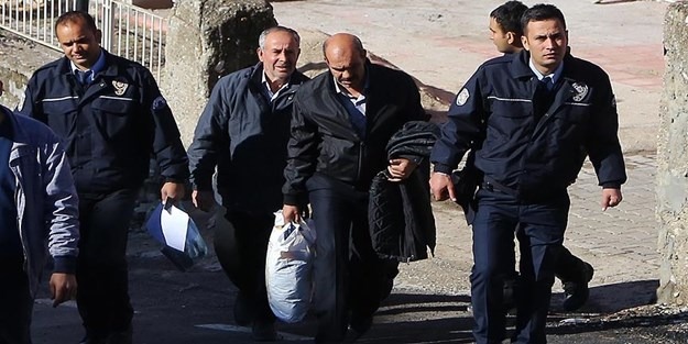 Adana'da öğrenci yurdundaki yangınla ilgili 4 kişi tutuklandı