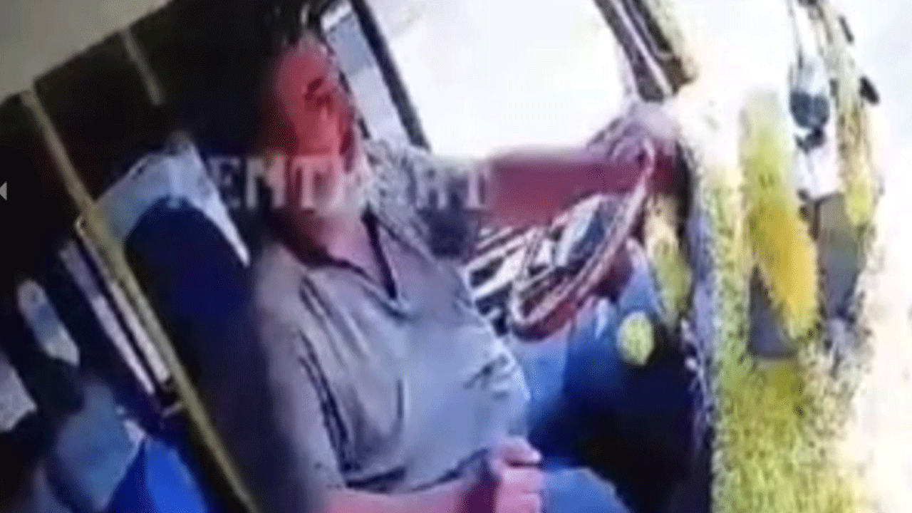 Adana'da otobüs şoförü minibüs şoförlerini böyle tehdit etti!