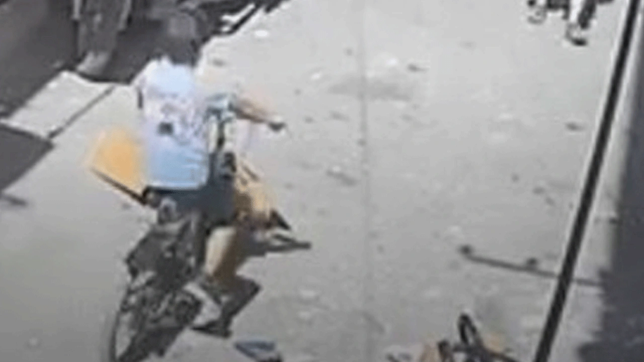 Adana'da oyun oynayan çocuk ölümden döndü! O anlar kamerada!