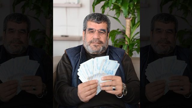 Adana'da, bulduğu paraların sahibini arayan adamı uyku tutmuyor