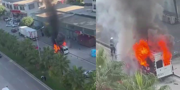 Adana'da park halindeki minibüs cayır cayır yandı!